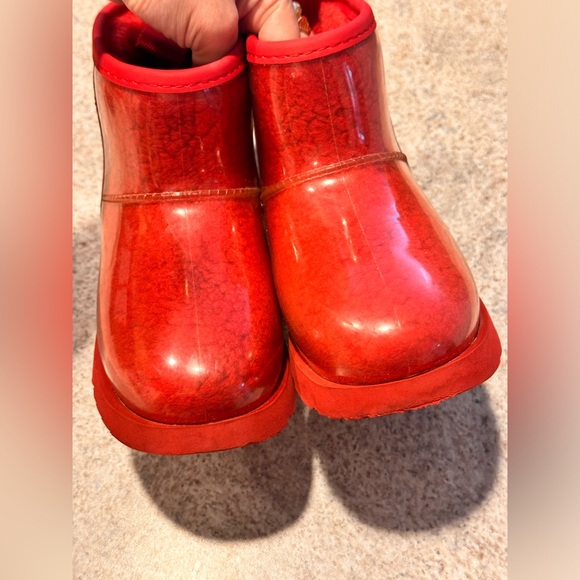 UGG Classic Clear Mini Boots Hibiscus Red Kids Size US 12 - Picture 9 of 11